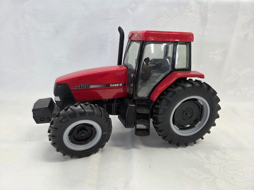 Case MX120 Tractor w/Cab