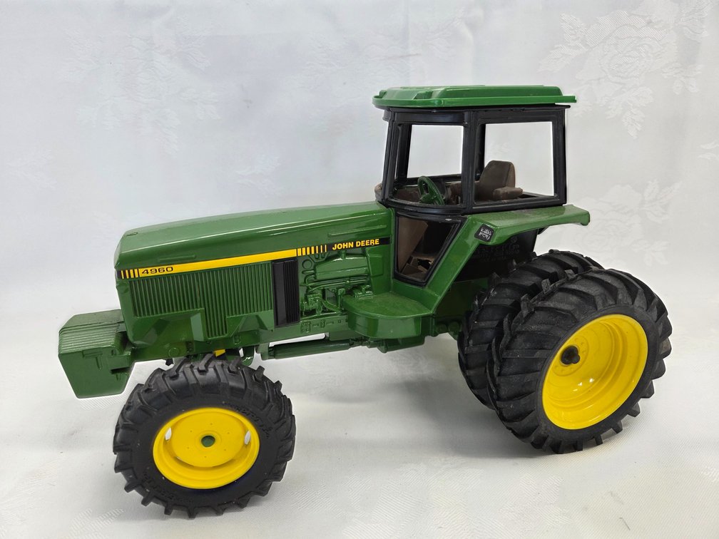 JD 4960 Tractor w/Cab