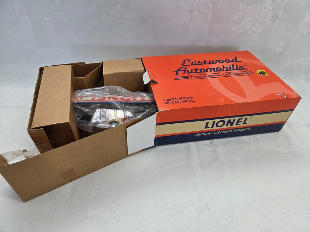 Lionel Airplane