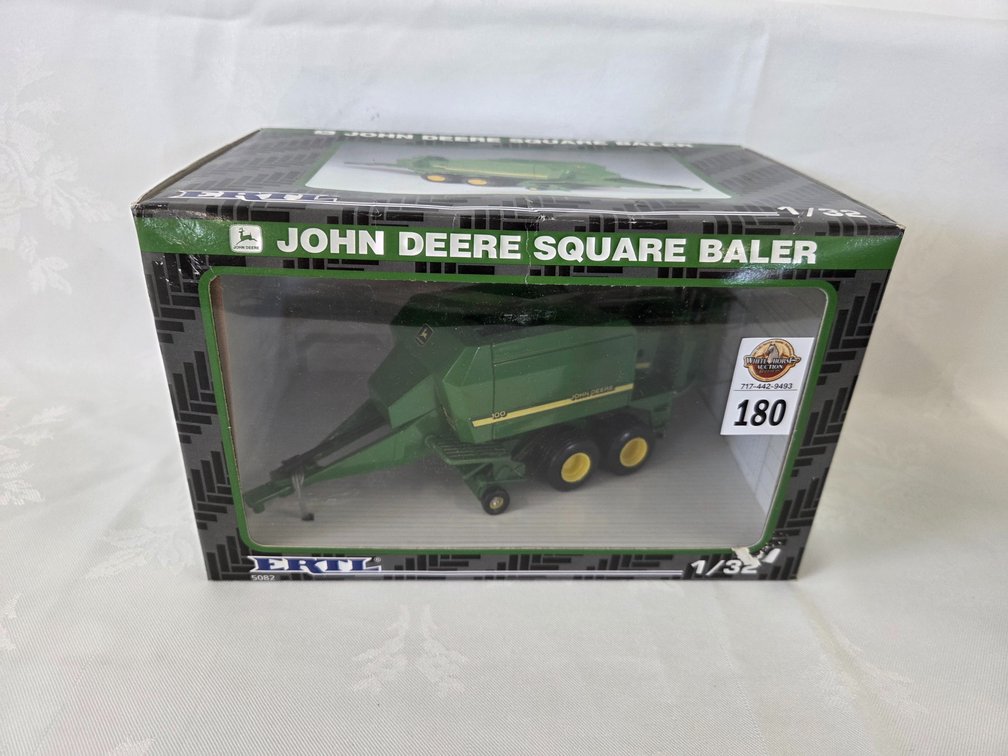 JD 100 Square Baler