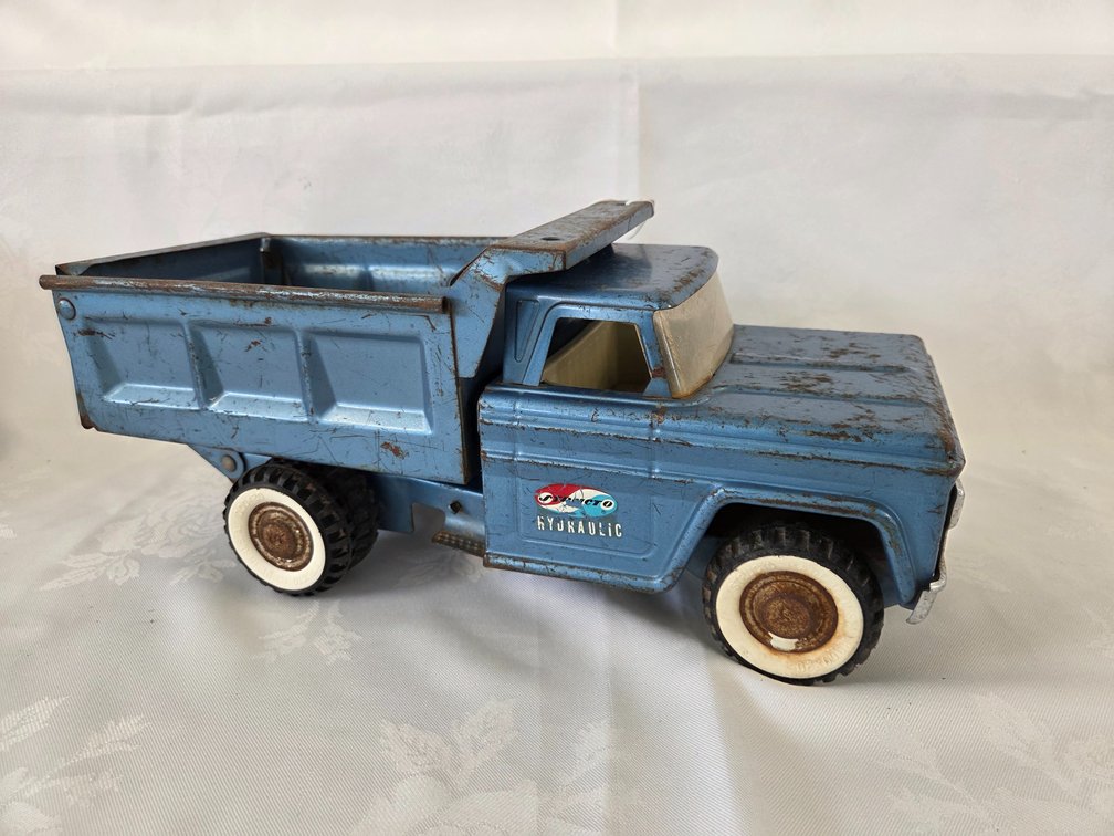Structo Dump Truck