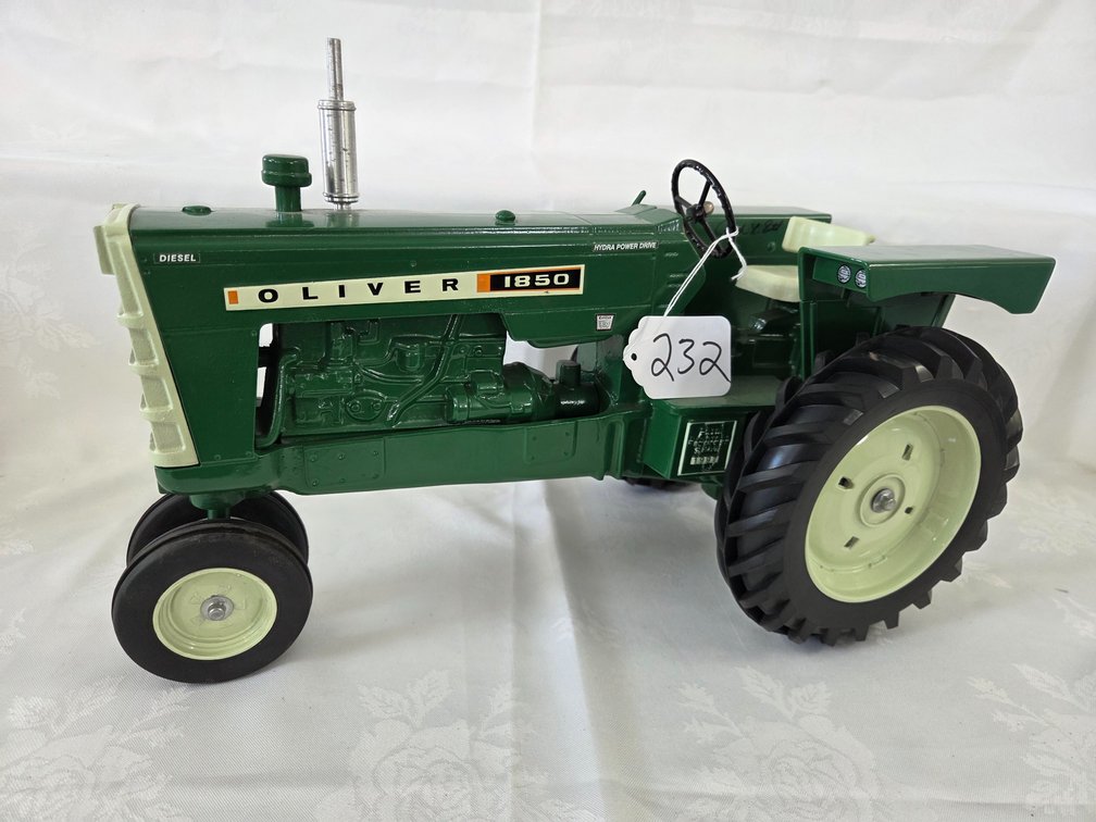 Oliver 1850 Diesel 1997 Farm Progress Show Tractor 1/8 scale