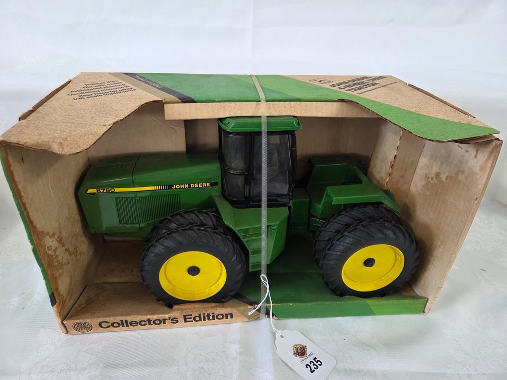 JD 8760 4-Wheel Drive Tractor