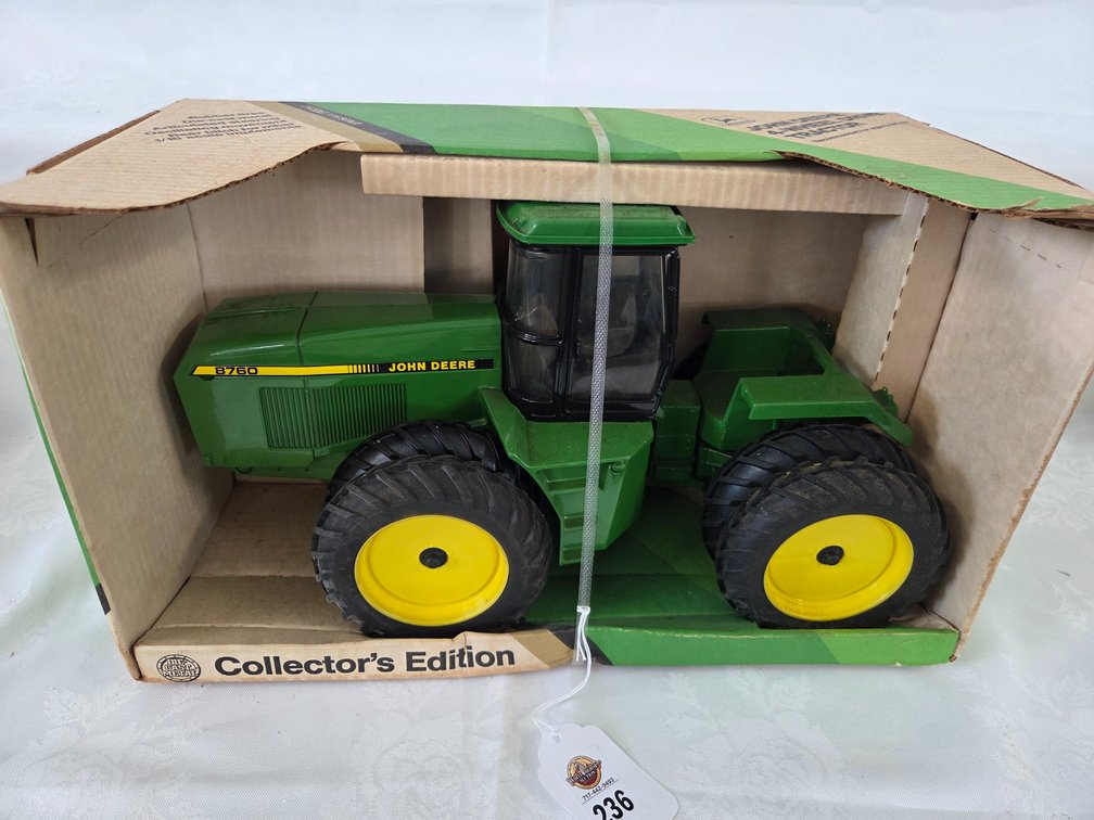 JD 8760 4-Wheel Drive Tractor