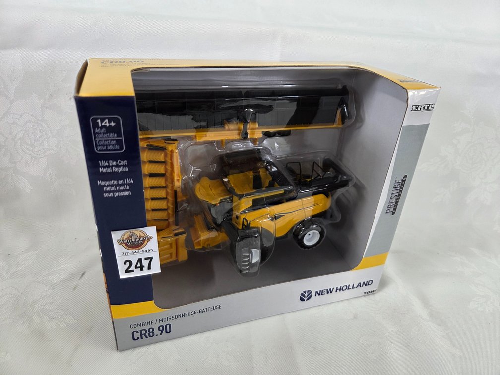 New Holland CR8.90 Combine