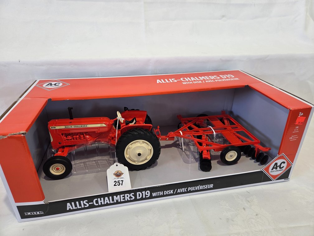 Allis Chalmers D19 w/Disk