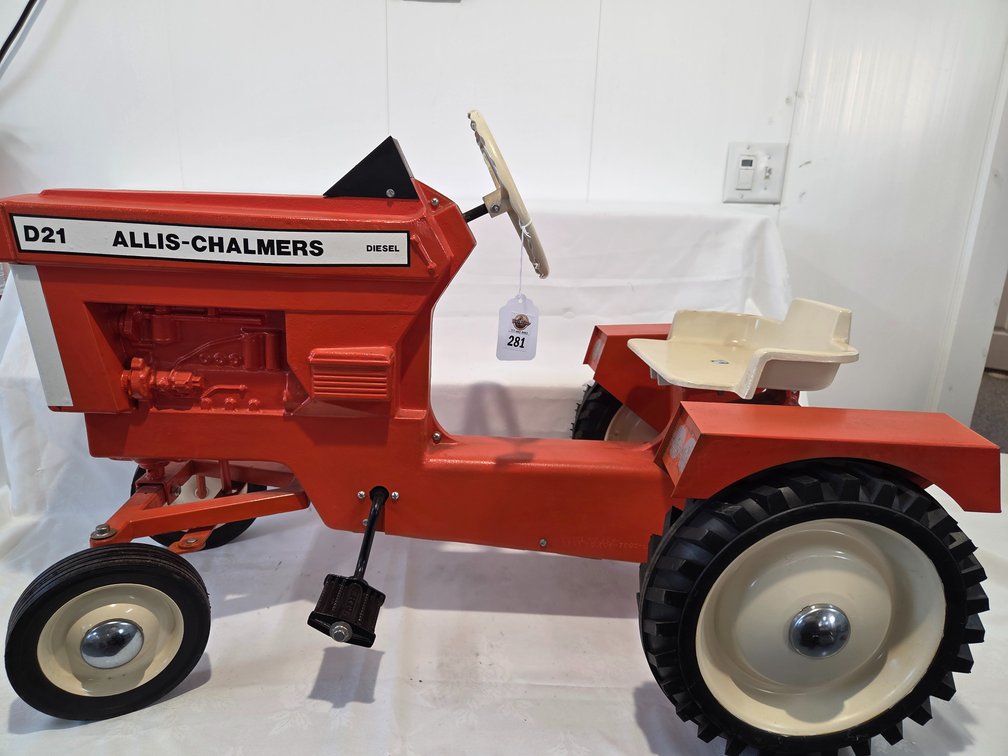 Allis Chalmers D21 Pedal Tractor