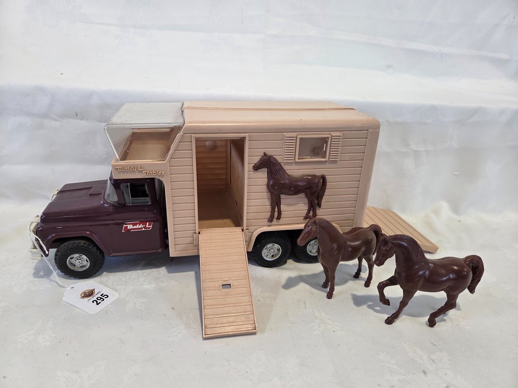 Pressed Steel Buddy L Stables Truck w/2-Horses