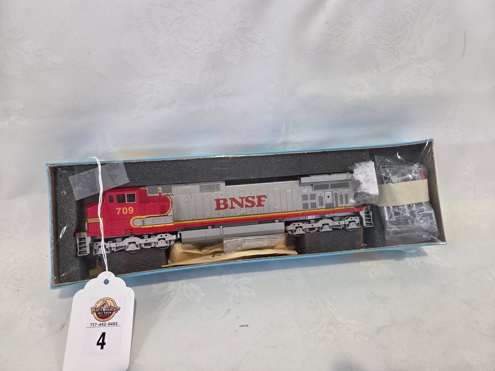 HO Scale BNSF #709 Engine