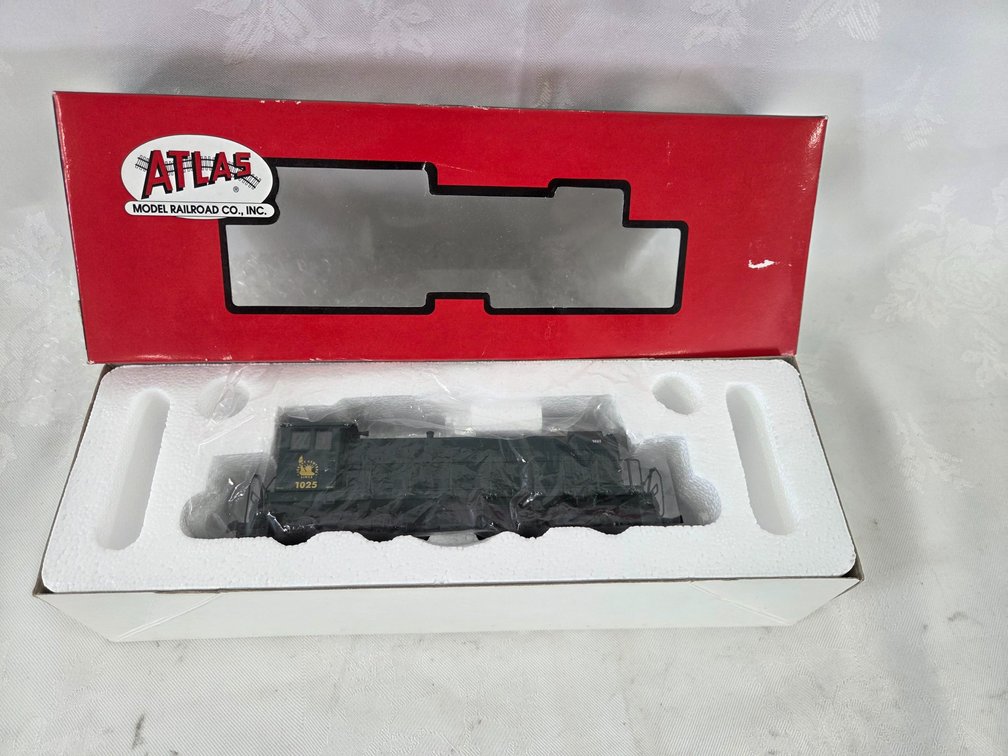 HO Scale Atlas Jersey Central#1025 Locomotive