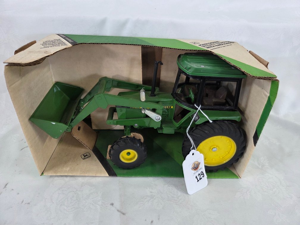 JD 50th Series Utility Tractor w/Cab - Loader