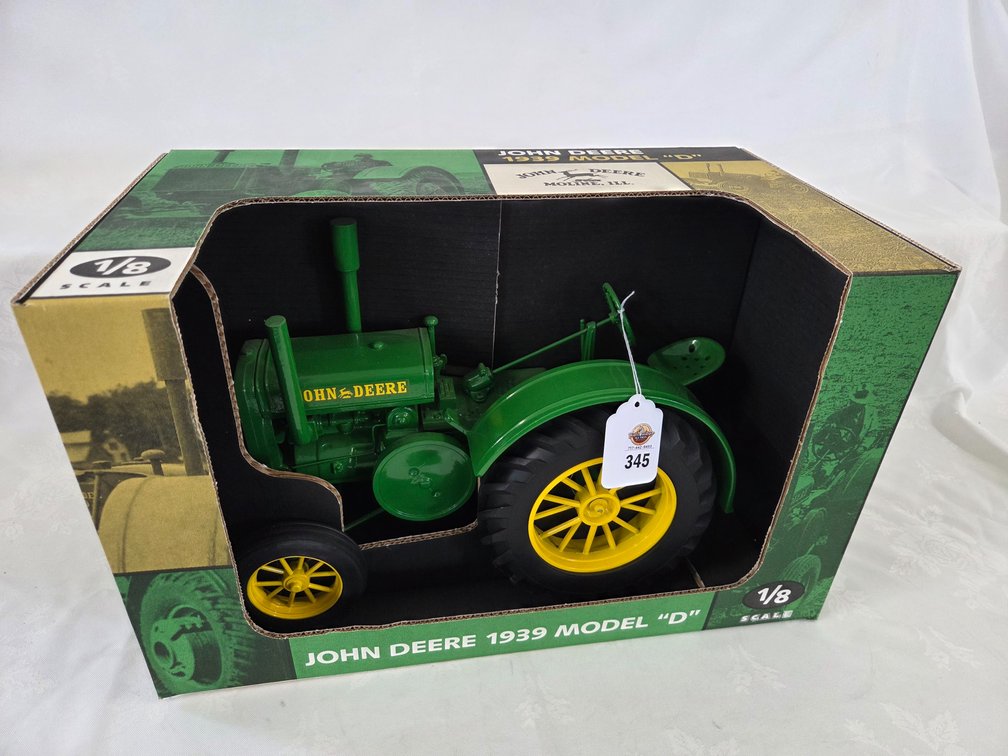 JD D Tractor 1/8 scale