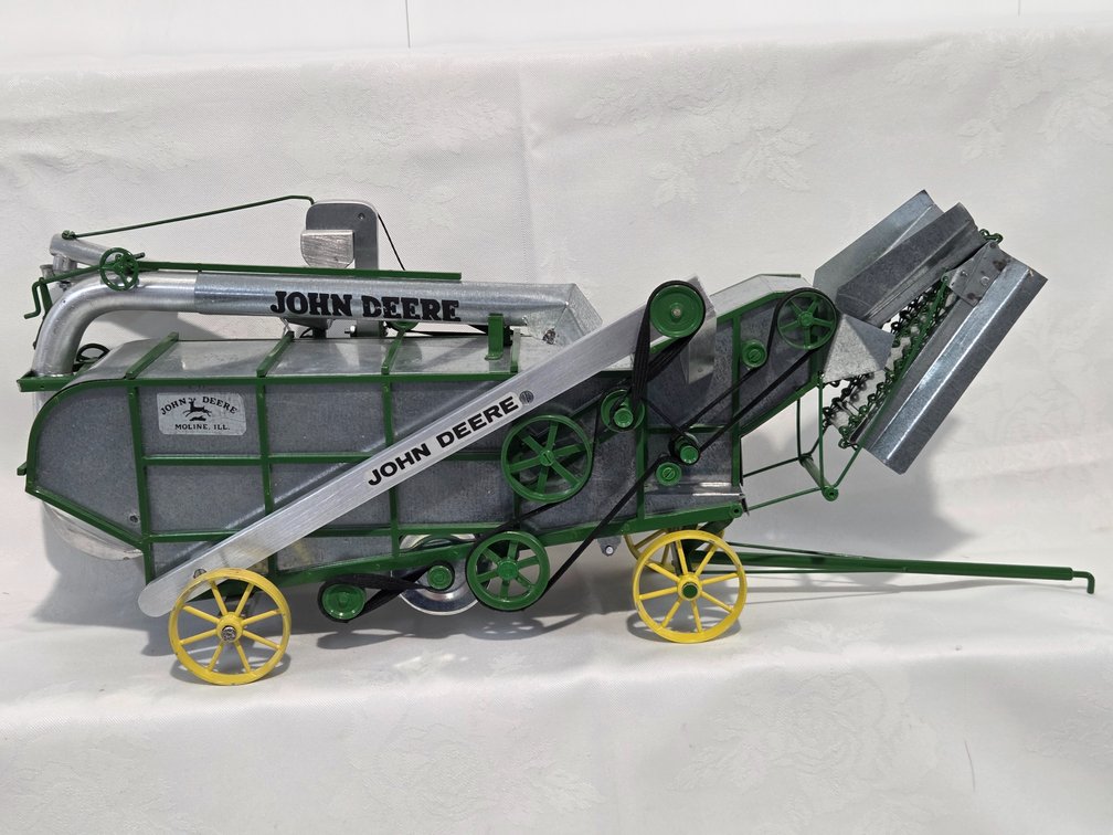 Custom Custom JD Thresher (Highly Detailed) 1/12th scale