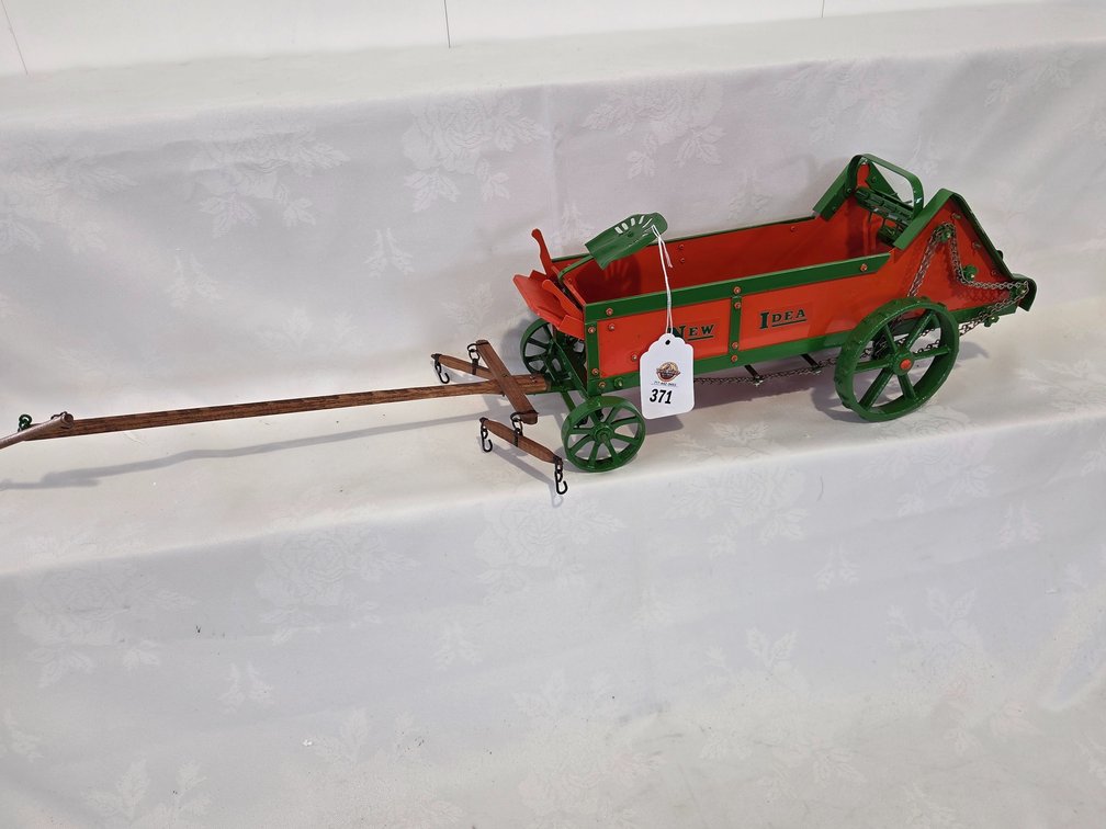 Custom 2-Horse New Idea Manure Spreader 1/12 scale