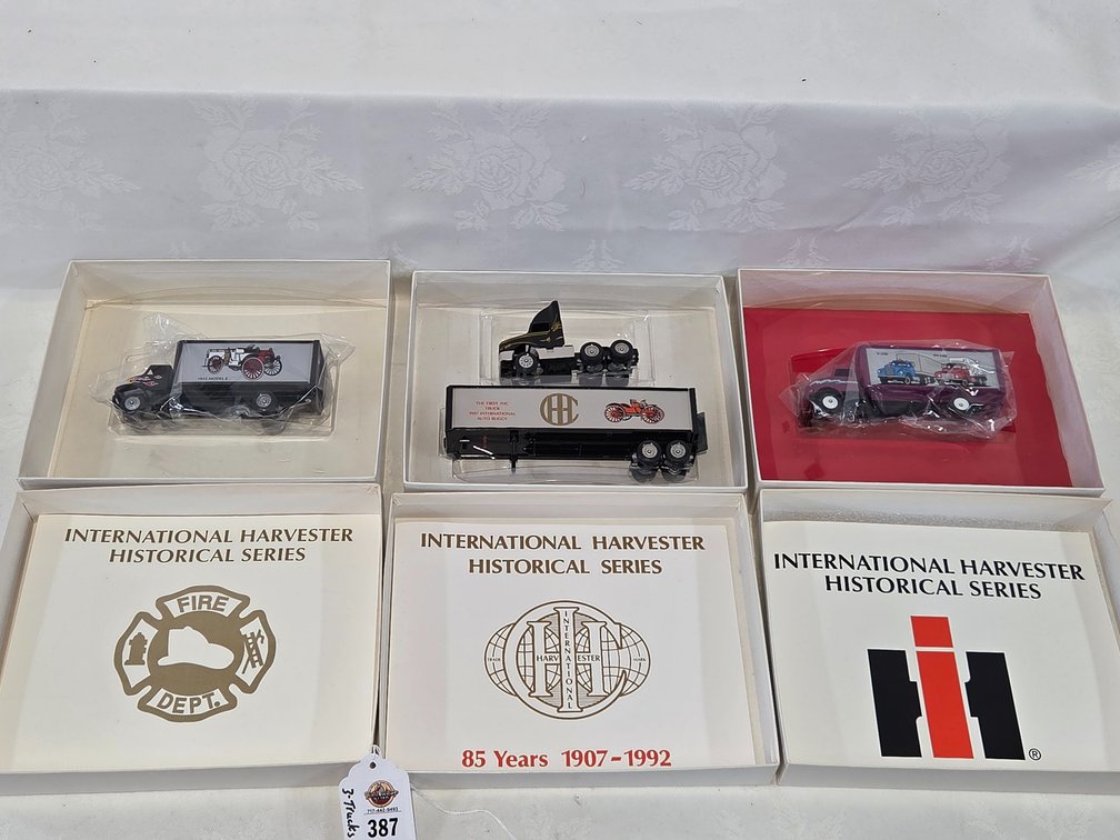 3-Winross Trucks, International Harvester Historical Series