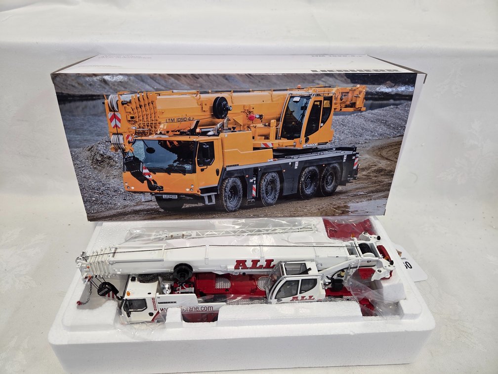 Liebherr Mobilkran Mobile Crane Grue Automotrice 1090-4.2