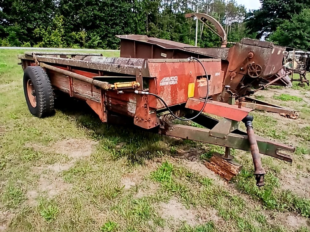 New Idea 214 Manure Spreader