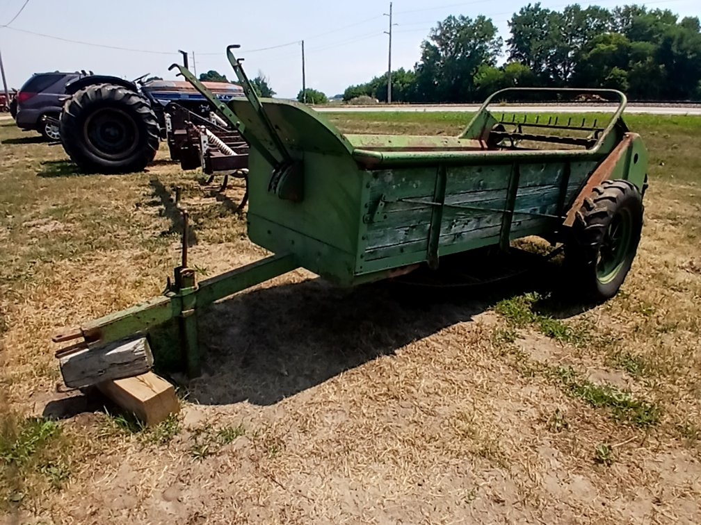 Model L Series 51 Ground Driven Manure Spreader