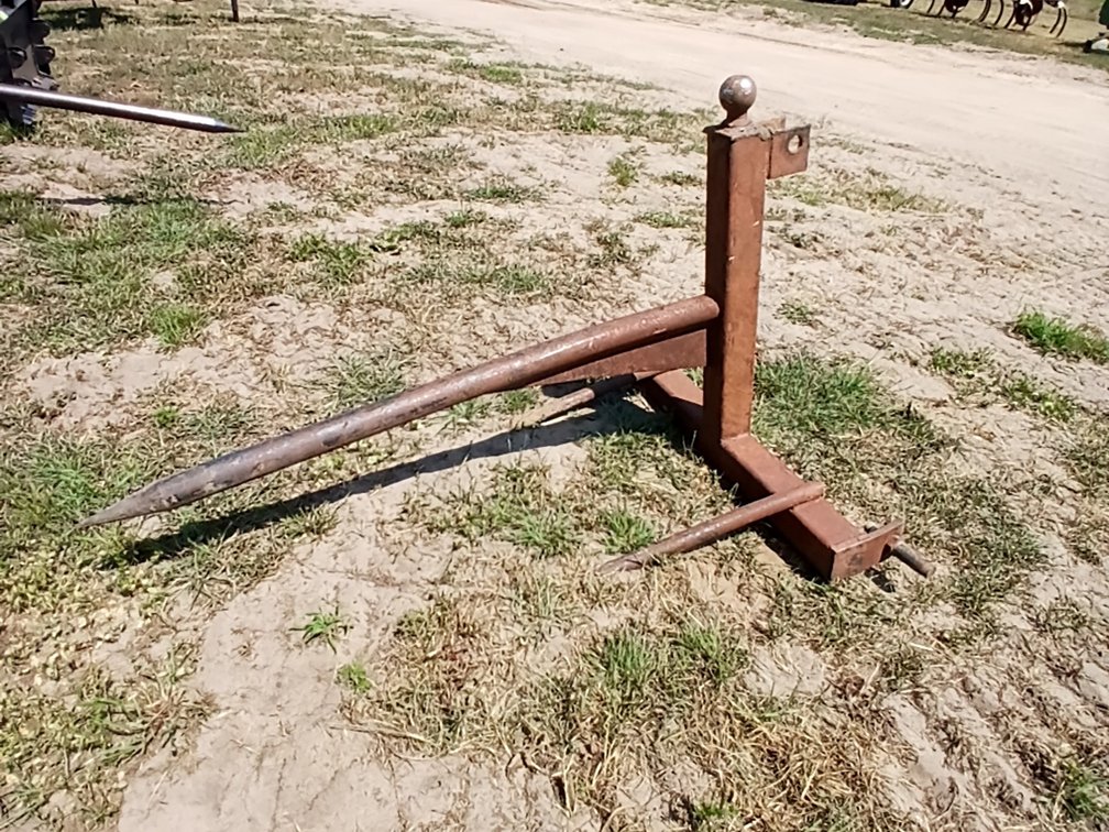 Tri L Mfg 3 Point Bale Spear with Ball