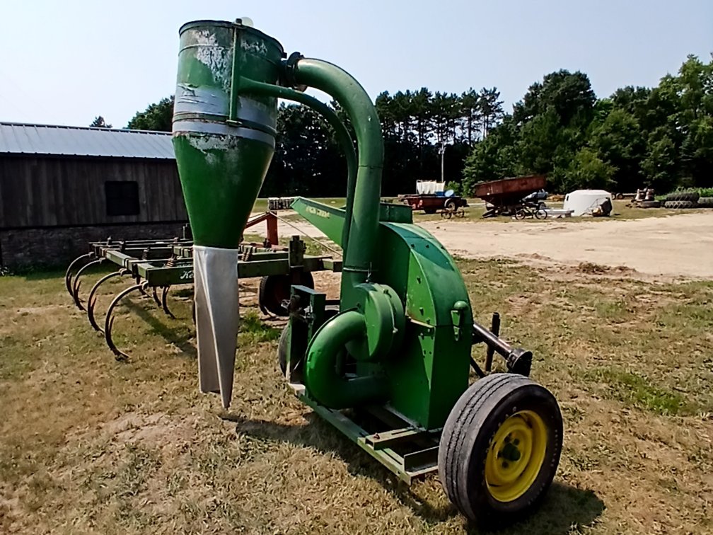 John Deere Feed Grinder