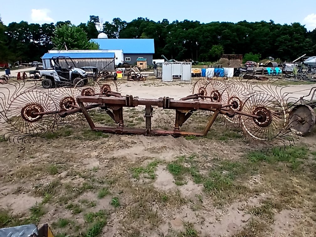 3 Point 8 Wheel Rake