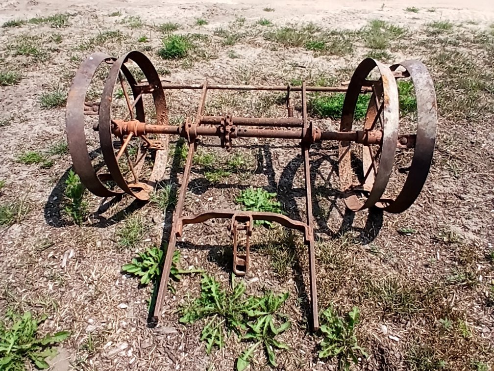 Axle with Steel Wheels