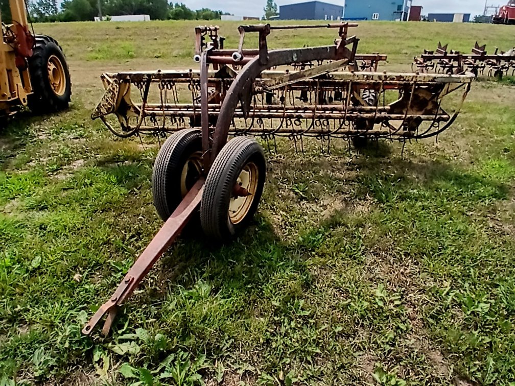 New Holland Model 258 Rake