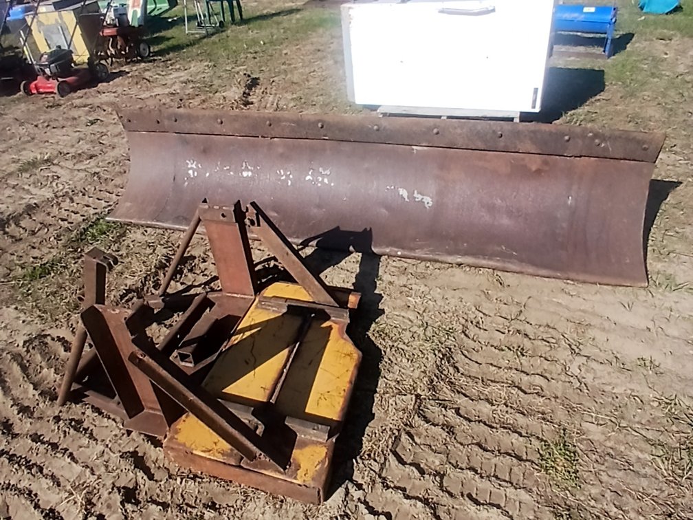 9' Snowplow & Mount for Tractor