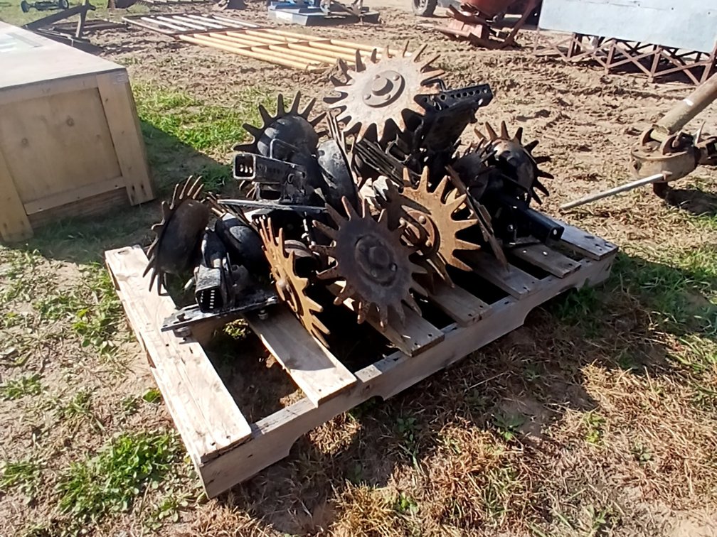 8 Trash Whips off John Deere Planter