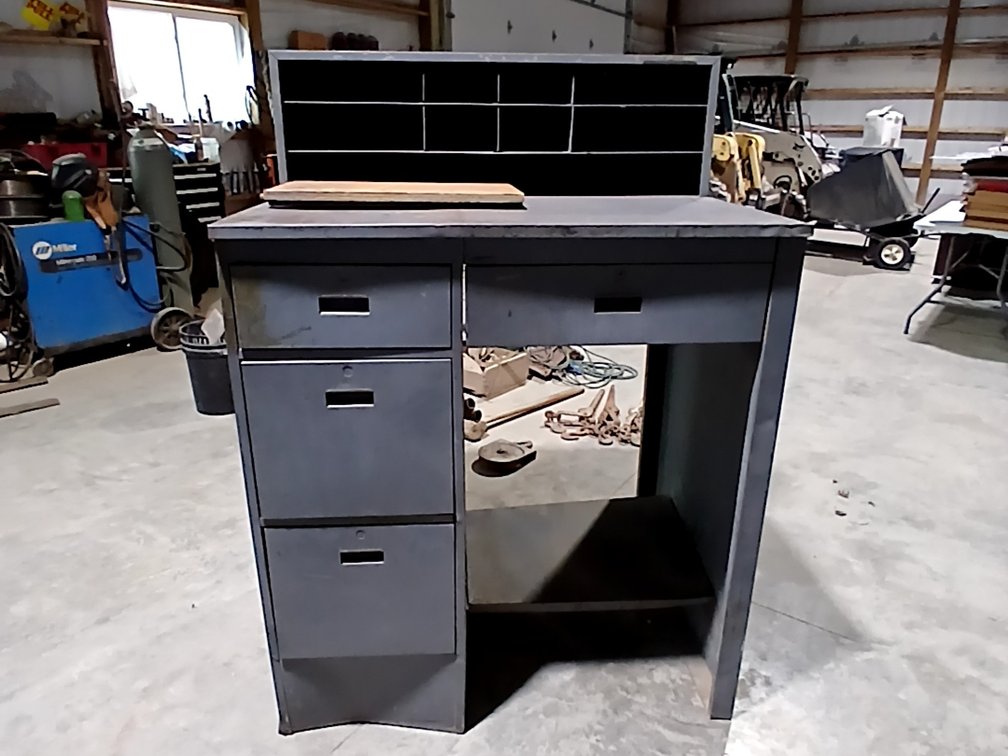 Metal Foreman's Work Station, Approx 39" x 29" x 55.5"