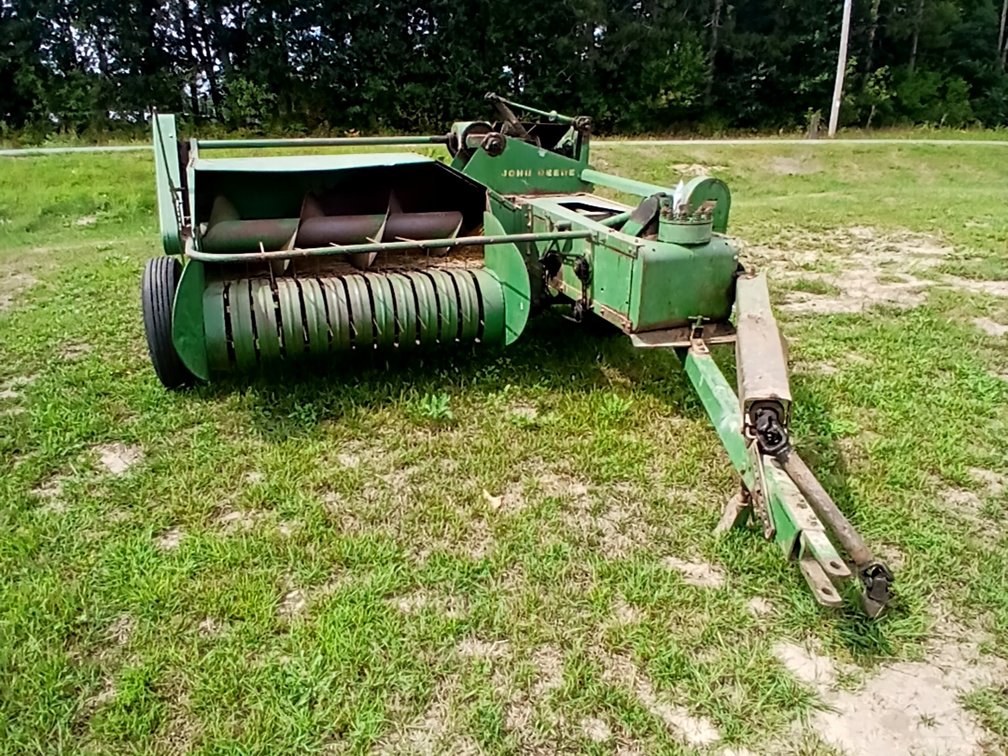 John Deere Model 14T Small Square Baler