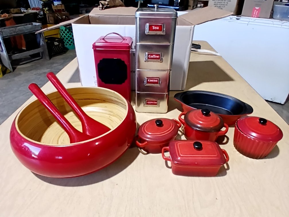 Red Kitchenware-Salad Bowl, Stacking Tins, Small Bakeware