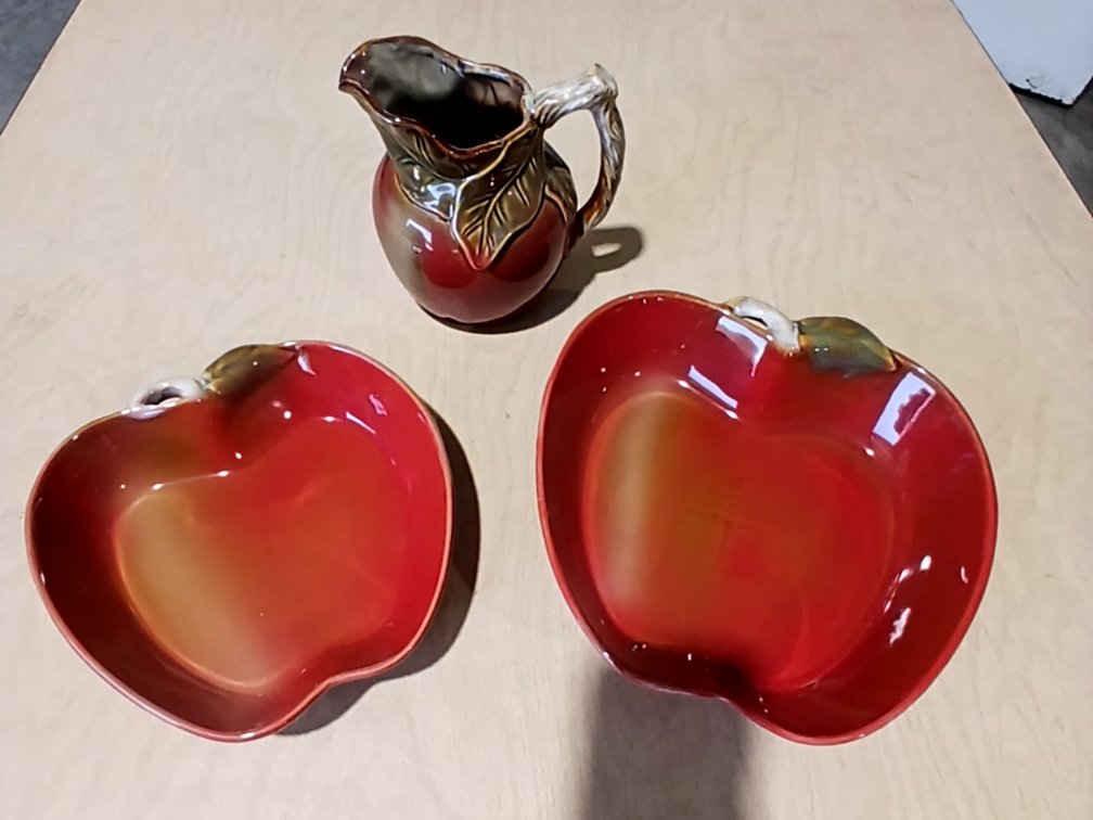 Apple Pitcher with 2 Bowls