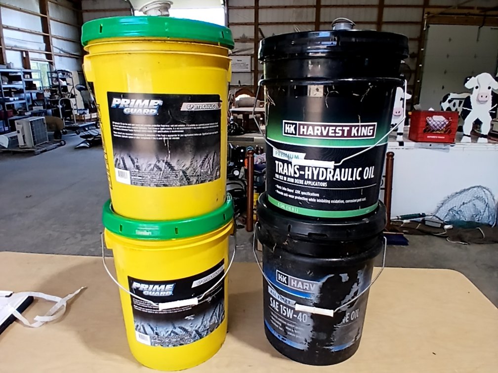 (4) 5 Gal Used Hydraulic Oil Buckets with Lids