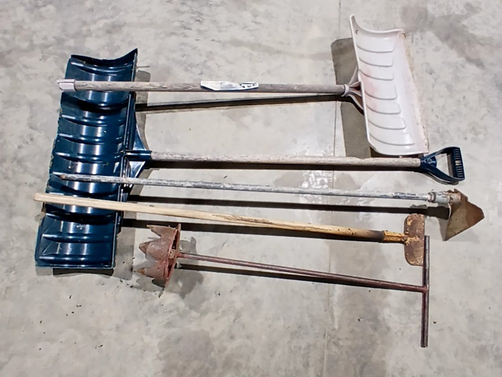 Snow Shovels, Hoe, Scraper