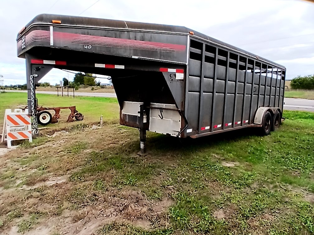 2012 S&S Duraline 7' x 20' x 6' 6" Livestock Trailer