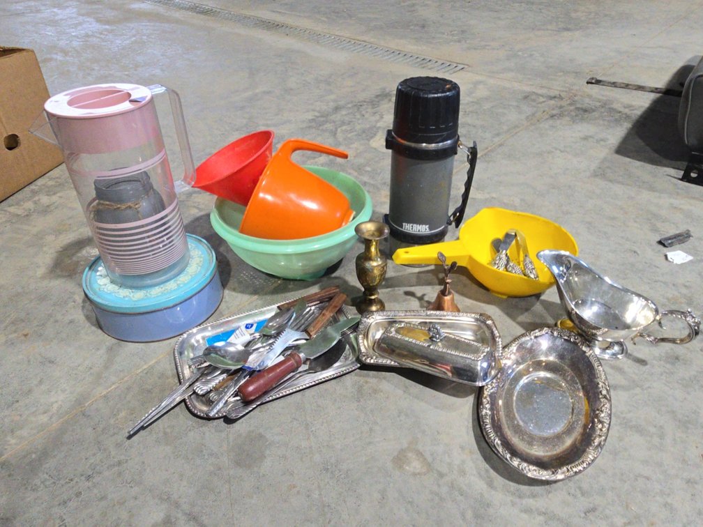Misc Kitchen Equipment( bowls, silverware, cups)