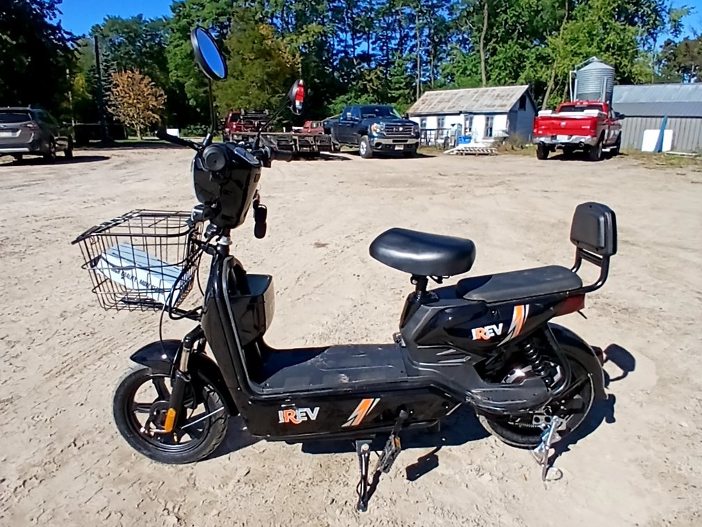 IREV Electric Scooter with Charger