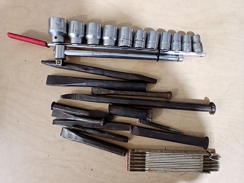 Standard Socket Set, Chisels