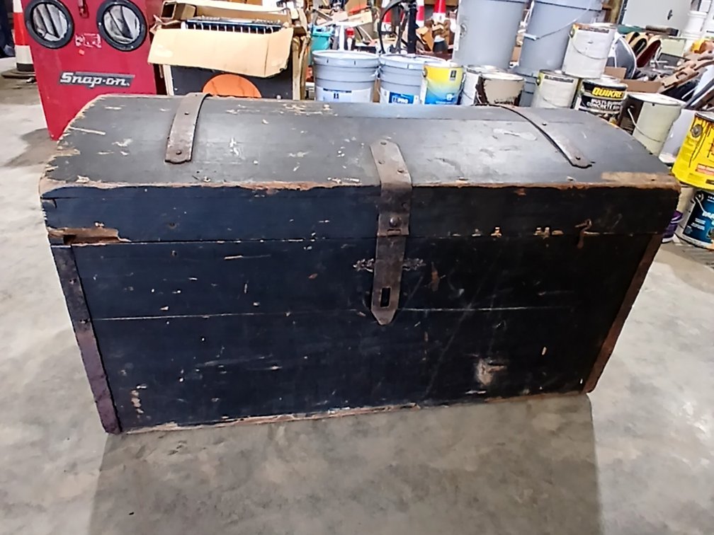 34" x 18" x 18" Black Trunk