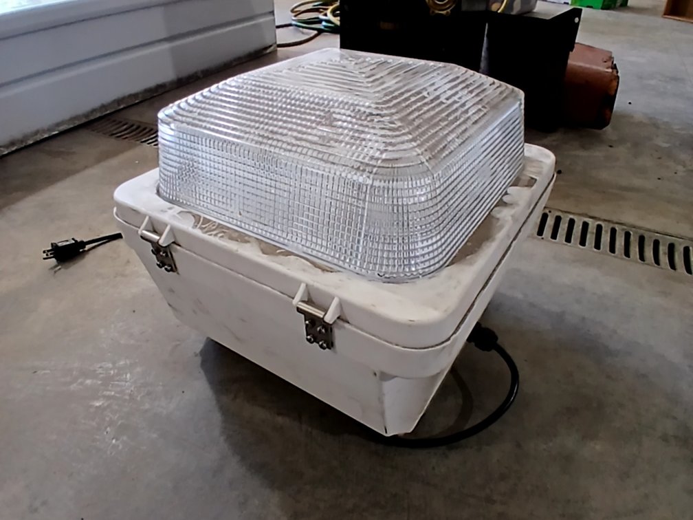 17" Light with Glass Cover