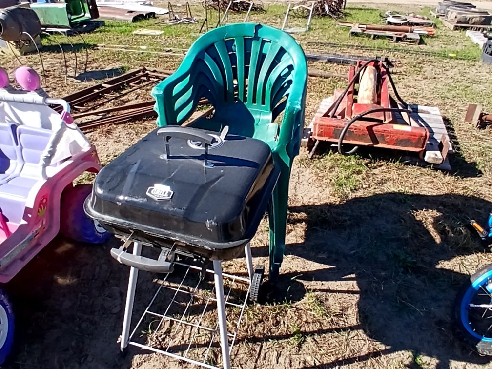 Charcoal Grill & 4 Plastic Chairs, 1 Cracked