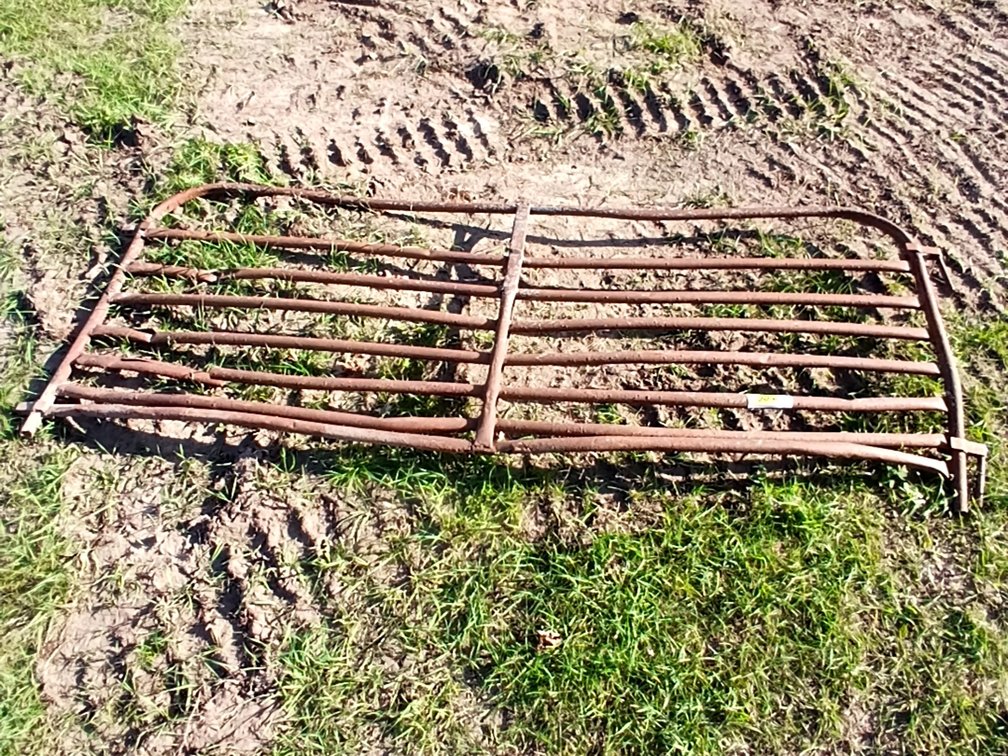 8' Gate 3' High