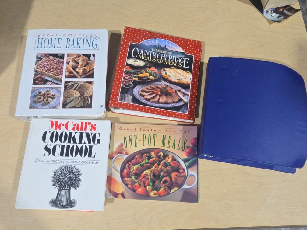 Box of 5 Recipie Binders