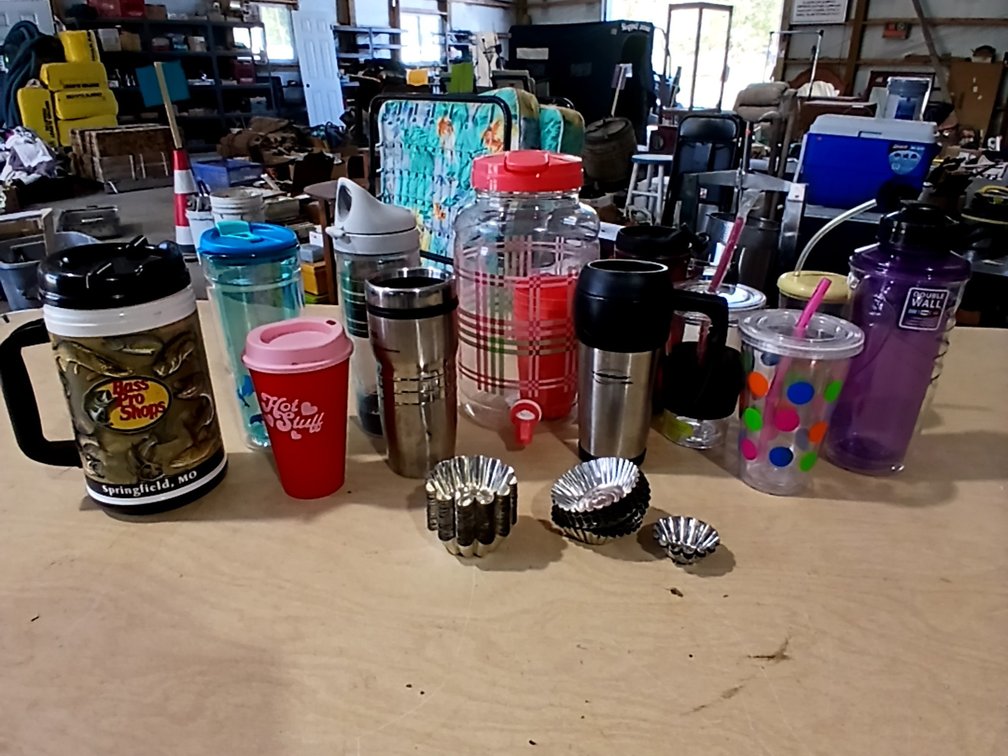Sandbakkel Tins, Drink Dispenser & Water Bottles