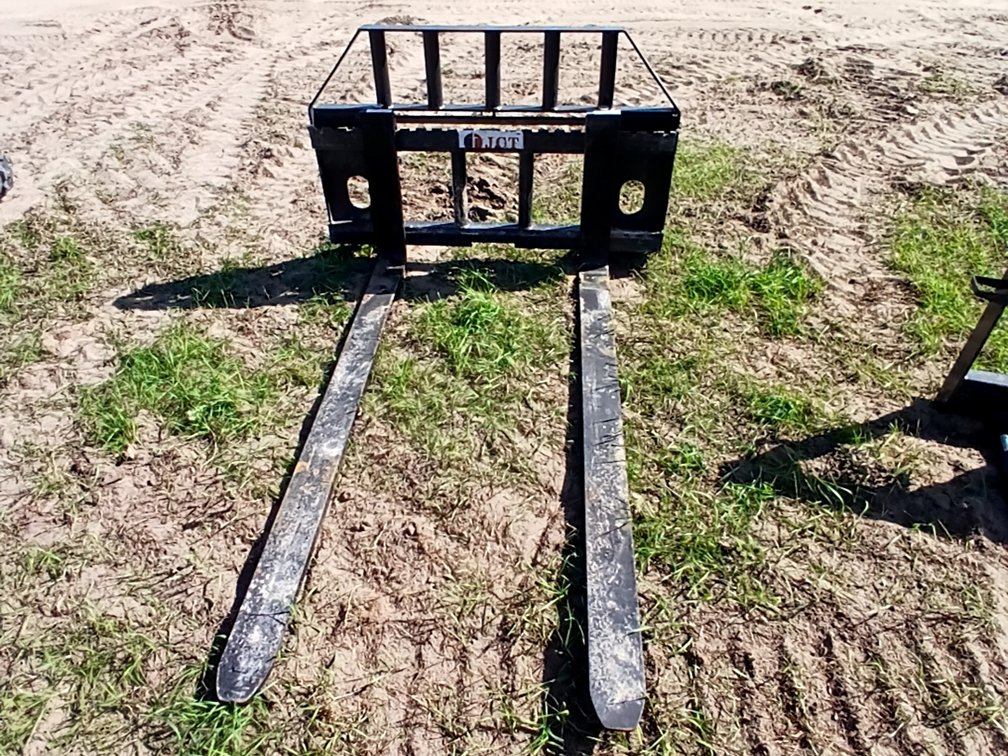 JCT Pallet Fork Skidsteer Attachment