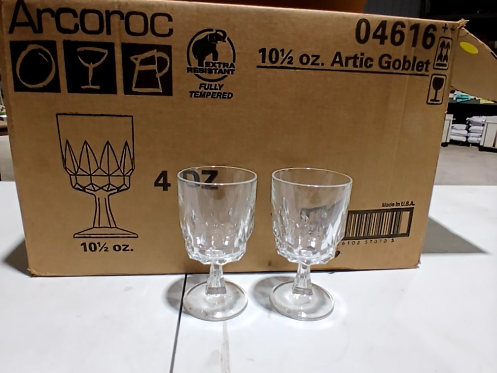 43 10.5 Ounce Poco Glasses