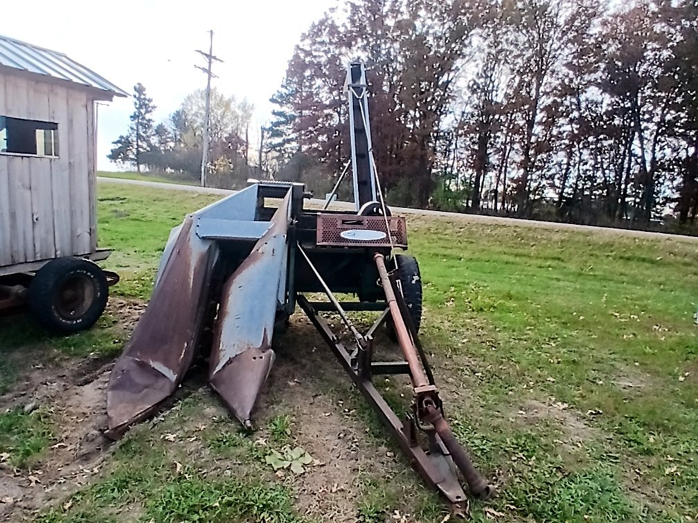 New Idea 1 Row Corn Picker