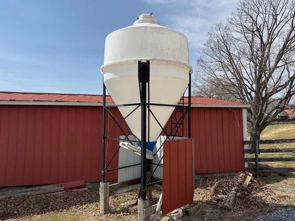 Heavy duty plastic upright grain bin