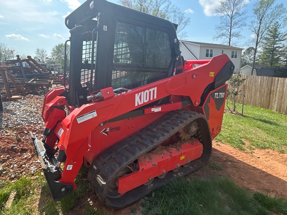 KIOTI TL750 Skidsteer
